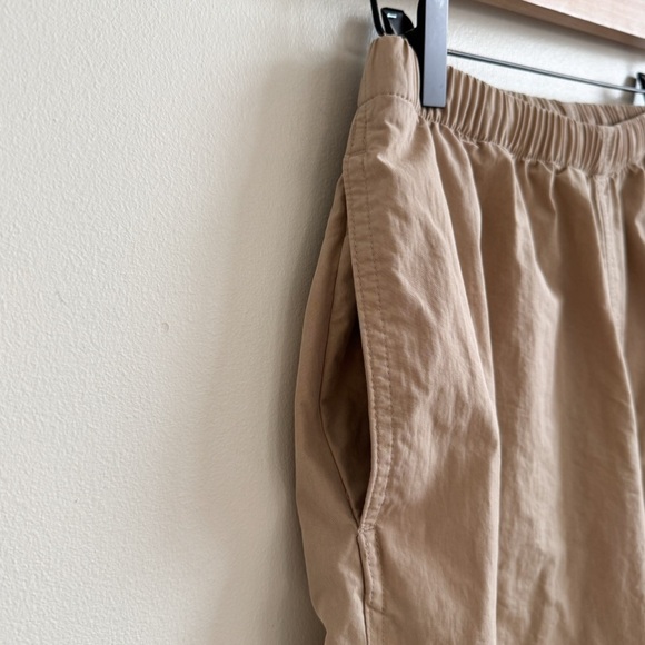 TNA • Deploy Parachute Pant in Humus Beige - Picture 5 of 12